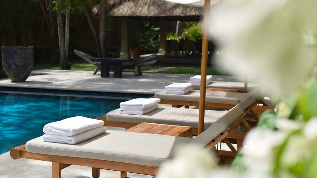 REVĪVŌ Wellness Resort - Pool - Premium Wellness Retreat auf Bali mit ReiseSPA