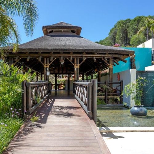 SHANTI-SOM Wellbeing Retreat - ReiseSpa Wellness Retreat - Outdoor Bereich am Tag