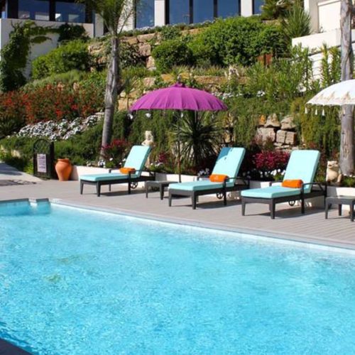 SHANTI-SOM Wellbeing Retreat - ReiseSpa Wellness Retreat - Pool am Tag